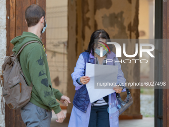 Students of the Liceo Scientfico of Rieti, Italy on 24 September 2020 at the entrance. Reopening for schools that have postponed the start o...