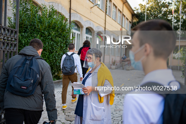 Students of the Liceo Scientfico of Rieti, Italy on 24 September 2020 at the entrance. Reopening for schools that have postponed the start o...