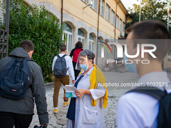 Students of the Liceo Scientfico of Rieti, Italy on 24 September 2020 at the entrance. Reopening for schools that have postponed the start o...