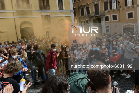 Students and trade unions of the capital took to Piazza Montecitorio in Rome, Italy, on September 25, 2020 to contest the reopening of schoo...