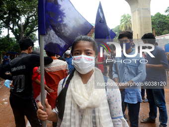 Student Union activists stage a demonstration in front of Ministry of Education demanding reducing the fee of school and college students du...