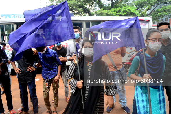 Student Union activists stage a demonstration in front of Ministry of Education demanding reducing the fee of school and college students du...