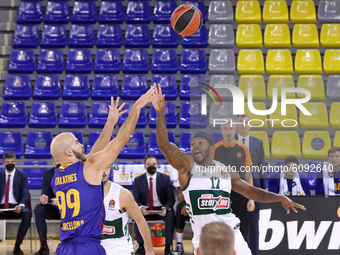Marcus Foster and Nick Calathes during the match between FC Barcelona and Panathinaikos BC, corresponding to the week 4 of the Euroleague, p...
