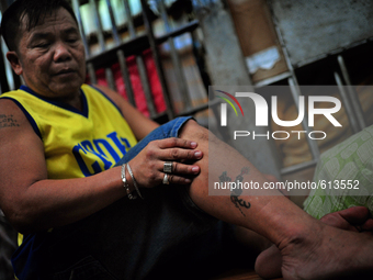 Go to http://nurphoto.com/reportages/ to see more - BATANG CEBU 45 / Ameliano an inmate who is in jail for the longest time around 22 years...