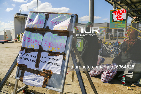 Refugees reached the Hungarian-Austrian border between Hegyeshalom and Nickelsdorf on 28 September 2015. A record number of refugees from th...