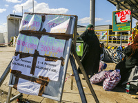 Refugees reached the Hungarian-Austrian border between Hegyeshalom and Nickelsdorf on 28 September 2015. A record number of refugees from th...