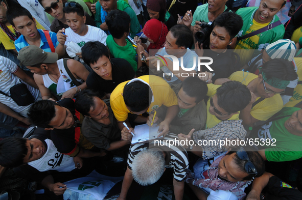 MANILA, Philippines - Filipino muslims gather to participate in the 1 Million Signatures for Bangsamoro as they take part in a rally as they...