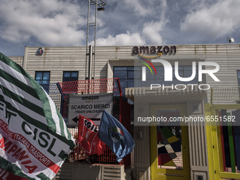 Members of the CISL, CGIL, UIL trade unions and some non-parliamentary party members gather outside the Amazon plant in Arzano in Naples, It...