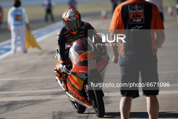 Jaume Masia (#5) of Spain and Red Bull KTM Ajo during the qualifying of Gran Premio Red Bull de España at Circuito de Jerez - Angel Nieto on...
