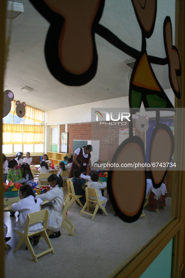 Students from a preschool, in Mexico receive classes during the back-to-school period to continue their studies in Mexico City, Mexico , on...