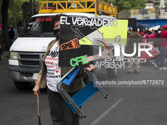 Members of the National Coordinator of Education Workers (CENTE by its acronym in Spanish) from various states of the country, marched in Me...