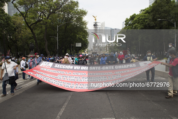 Members of the National Coordinator of Education Workers (CENTE by its acronym in Spanish) from various states of the country, marched in Me...