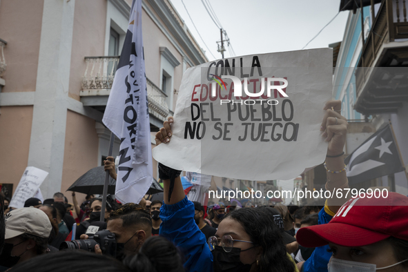 Teacher, Students and Workers of the UPR (University of Puerto Rico) protest against a budget cut of $94 million imposed by the Fiscal Contr...