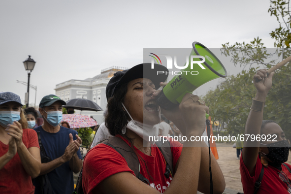 Teacher, Students and Workers of the UPR (University of Puerto Rico) protest against a budget cut of $94 million imposed by the Fiscal Contr...