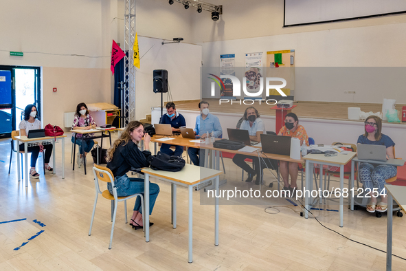 A student during the State Exam in front of the Commission chaired by the External President in Molfetta, Italy at the Professional Institut...