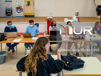 A student during the State Exam in front of the Commission chaired by the External President in Molfetta, Italy at the Professional Institut...