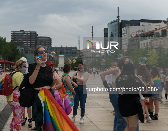 On June 19th took place the annual Pride Parade in Clermont-Ferrand, France, under a stifling heat. The event gathered tons of people. The c...