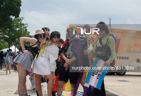 On June 19th took place the annual Pride Parade in Clermont-Ferrand, France, under a stifling heat. The event gathered tons of people. The c...