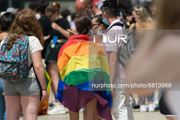 On June 19th took place the annual Pride Parade in Clermont-Ferrand, France, under a stifling heat. The event gathered tons of people. The c...