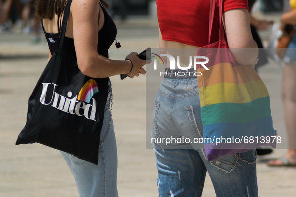 On June 19th took place the annual Pride Parade in Clermont-Ferrand, France, under a stifling heat. The event gathered tons of people. The c...