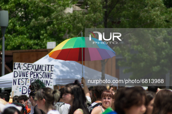 On June 19th took place the annual Pride Parade in Clermont-Ferrand, France, under a stifling heat. The event gathered tons of people. The c...