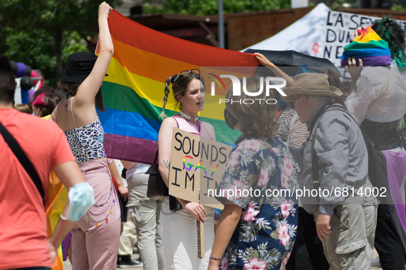 On June 19th took place the annual Pride Parade in Clermont-Ferrand, France, under a stifling heat. The event gathered tons of people. The c...