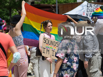 On June 19th took place the annual Pride Parade in Clermont-Ferrand, France, under a stifling heat. The event gathered tons of people. The c...