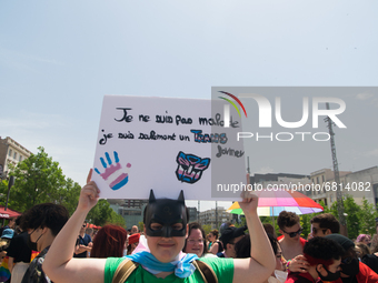 On June 19th took place the annual Pride Parade in Clermont-Ferrand, France, under a stifling heat. The event gathered tons of people. The c...