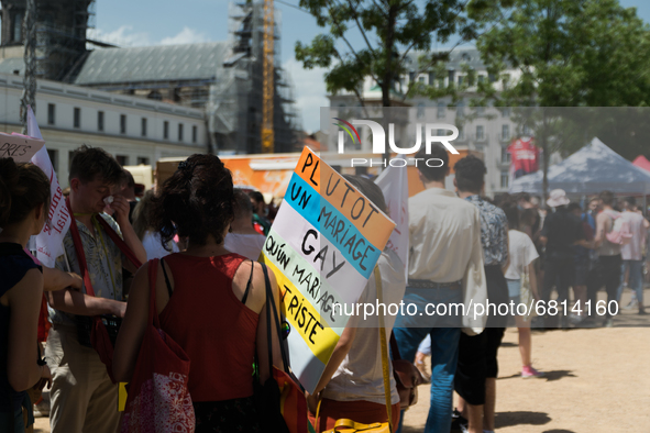 On June 19th took place the annual Pride Parade in Clermont-Ferrand, France, under a stifling heat. The event gathered tons of people. The c...