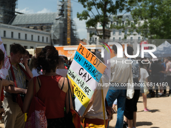 On June 19th took place the annual Pride Parade in Clermont-Ferrand, France, under a stifling heat. The event gathered tons of people. The c...