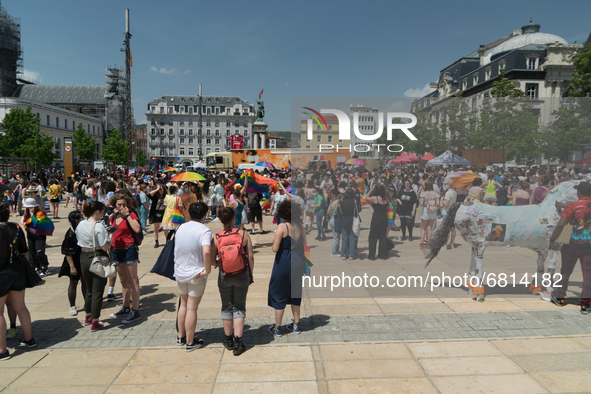 On June 19th took place the annual Pride Parade in Clermont-Ferrand, France, under a stifling heat. The event gathered tons of people. The c...