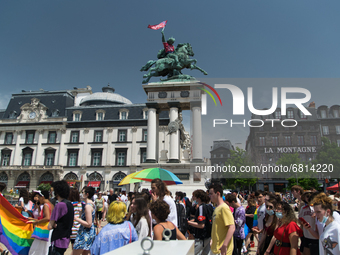 On June 19th took place the annual Pride Parade in Clermont-Ferrand, France, under a stifling heat. The event gathered tons of people. The c...