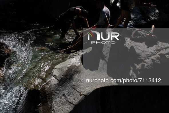  The tourist site of the Leuwi Hejo waterfall in Sentul, Bogor, West Java has reopened to the public. After the Covid-19 cases in Indonesia...