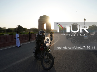 Naval officers receive the motorcycle expedition team of Indian Navy as part of ‘Swarnim Vijay Abhiyan’  at India Gate in New Delhi, India o...