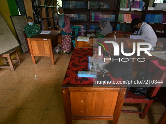 A number of students with disabilities participate in limited face-to-face learning at the Special School of SLB ABCD Muhammadiyah in Palu,...