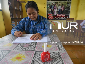 A number of students with disabilities participate in limited face-to-face learning at the Special School of SLB ABCD Muhammadiyah in Palu,...