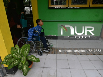 A number of students with disabilities participate in limited face-to-face learning at the Special School of SLB ABCD Muhammadiyah in Palu,...