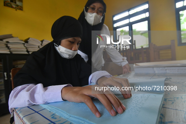 A number of students with disabilities participate in limited face-to-face learning at the Special School of SLB ABCD Muhammadiyah in Palu,...