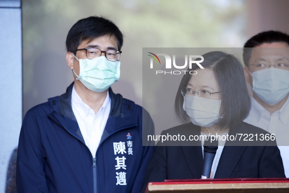 President Tsai visits the Kaohsiung fire victims at Kaohsiung University Medical Chung-Ho Memorial Hospital, in Kaohsiung, Taiwan, on Octobe...