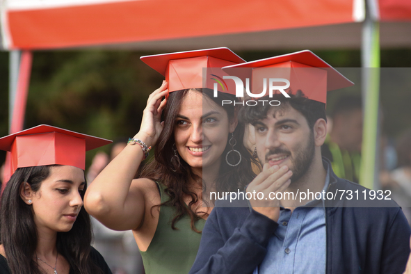 The new graduates of the autumn session paraded at the Foro Italico in Palermo. The graduation ceremony ended with the traditional Throwing...