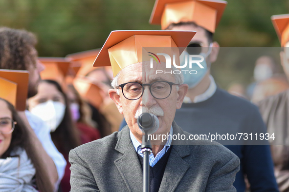 The new graduates of the autumn session paraded at the Foro Italico in Palermo. The graduation ceremony ended with the traditional Throwing...