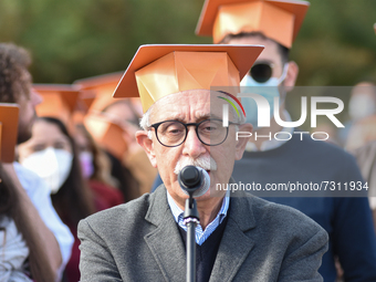 The new graduates of the autumn session paraded at the Foro Italico in Palermo. The graduation ceremony ended with the traditional Throwing...