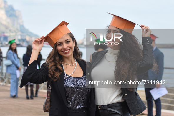 The new graduates of the autumn session paraded at the Foro Italico in Palermo. The graduation ceremony ended with the traditional Throwing...