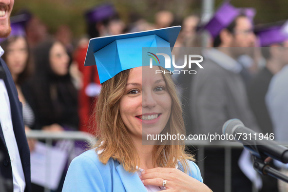 The new graduates of the autumn session paraded at the Foro Italico in Palermo. The graduation ceremony ended with the traditional Throwing...