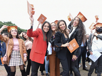 The new graduates of the autumn session paraded at the Foro Italico in Palermo. The graduation ceremony ended with the traditional Throwing...