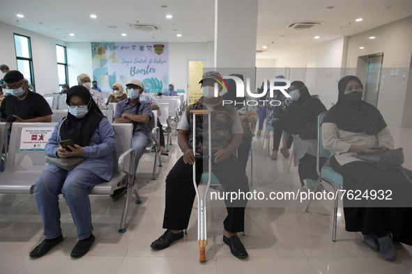 Implementation of the Covid-19 Booster Vaccination (3rd vaccine) at the South Tangerang Hospital, Banten, on 12 January, 2022. 