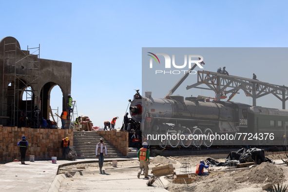 Employees working in the construction of the new "Felipe Ángeles" International Airport, are seen during a press tour in the facilities of t...