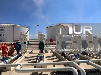 Employees working in the construction of the new "Felipe Ángeles" International Airport, are seen during a press tour in the facilities of t...