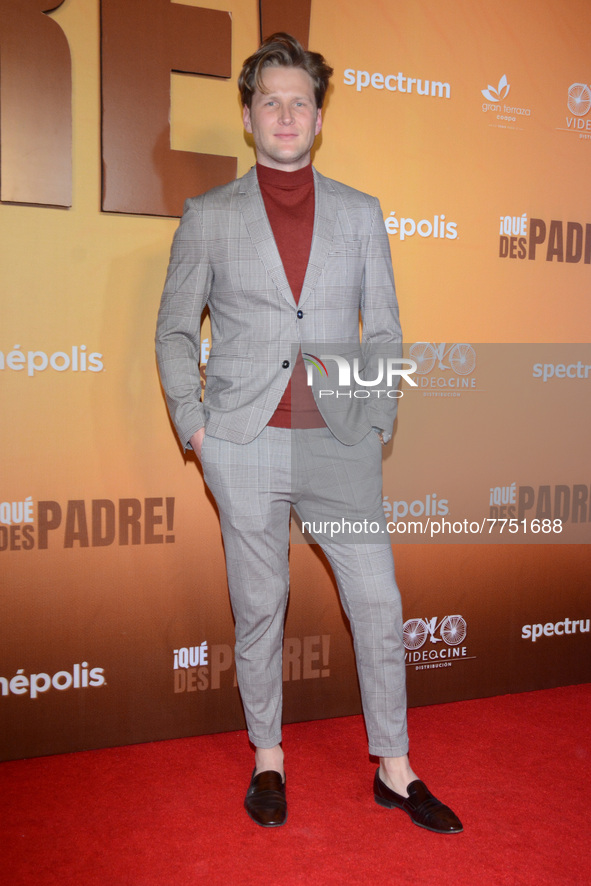 Singer Alexander Acha poses for photos during the red carpet of ‘Que Despadre’ film premiere at Cinepolis Gran Terraza Coapa. On February 9,...