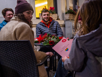 In six Lazio squares the #lostessobacio initiative for the visibility of lesbian and gay couples. Baci Perugina and postcards were distribut...